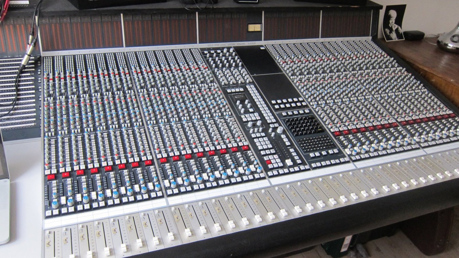 SSL4000stor_red.thumb.jpg.73a618fd13259529310139e30746d140.jpg