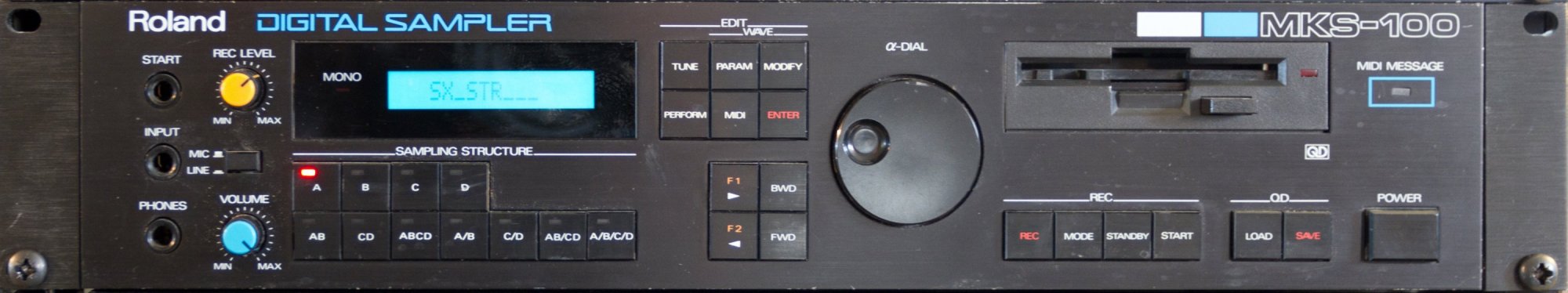 714906577_IMG_3654RolandMKS-100DigitalSampler_red.thumb.jpg.36d10e26ef9c0ea3a4f8d63c03b64f6d.jpg
