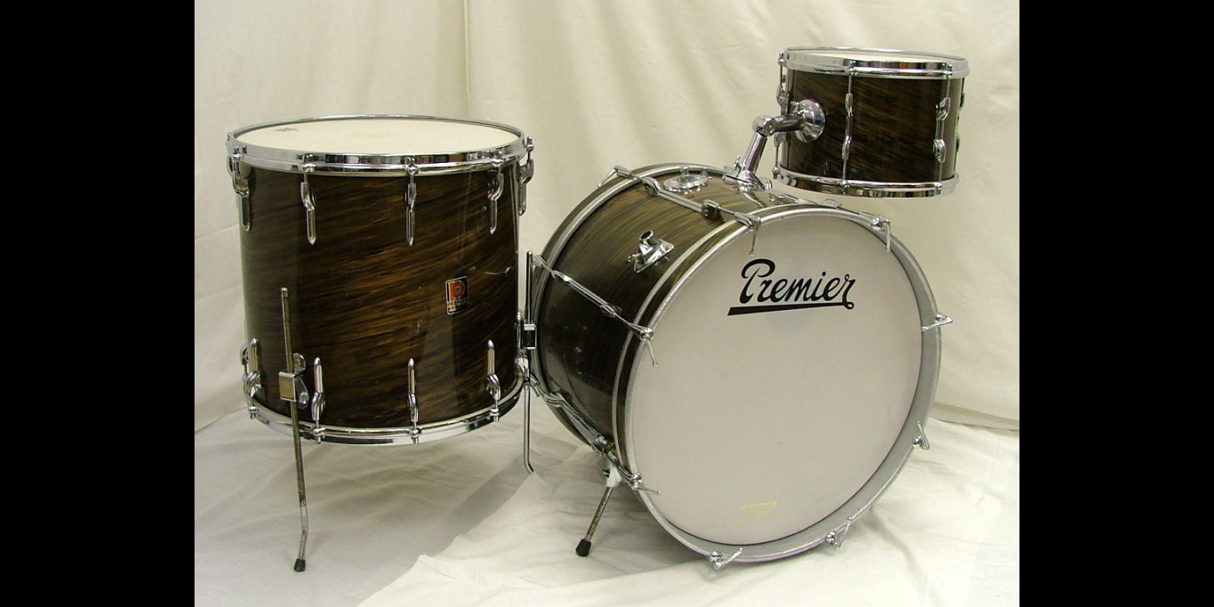 premier_1960_s_mahogany_duroplastic_drum_kit_2_red.jpg.b60056d893e107103d90dbe3d260f986.jpg