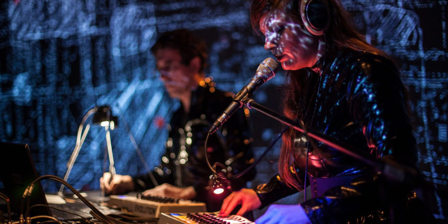 Mer information om "Rumsligt ljud och akusmatisk ljudkomposition med Lola Ajima"