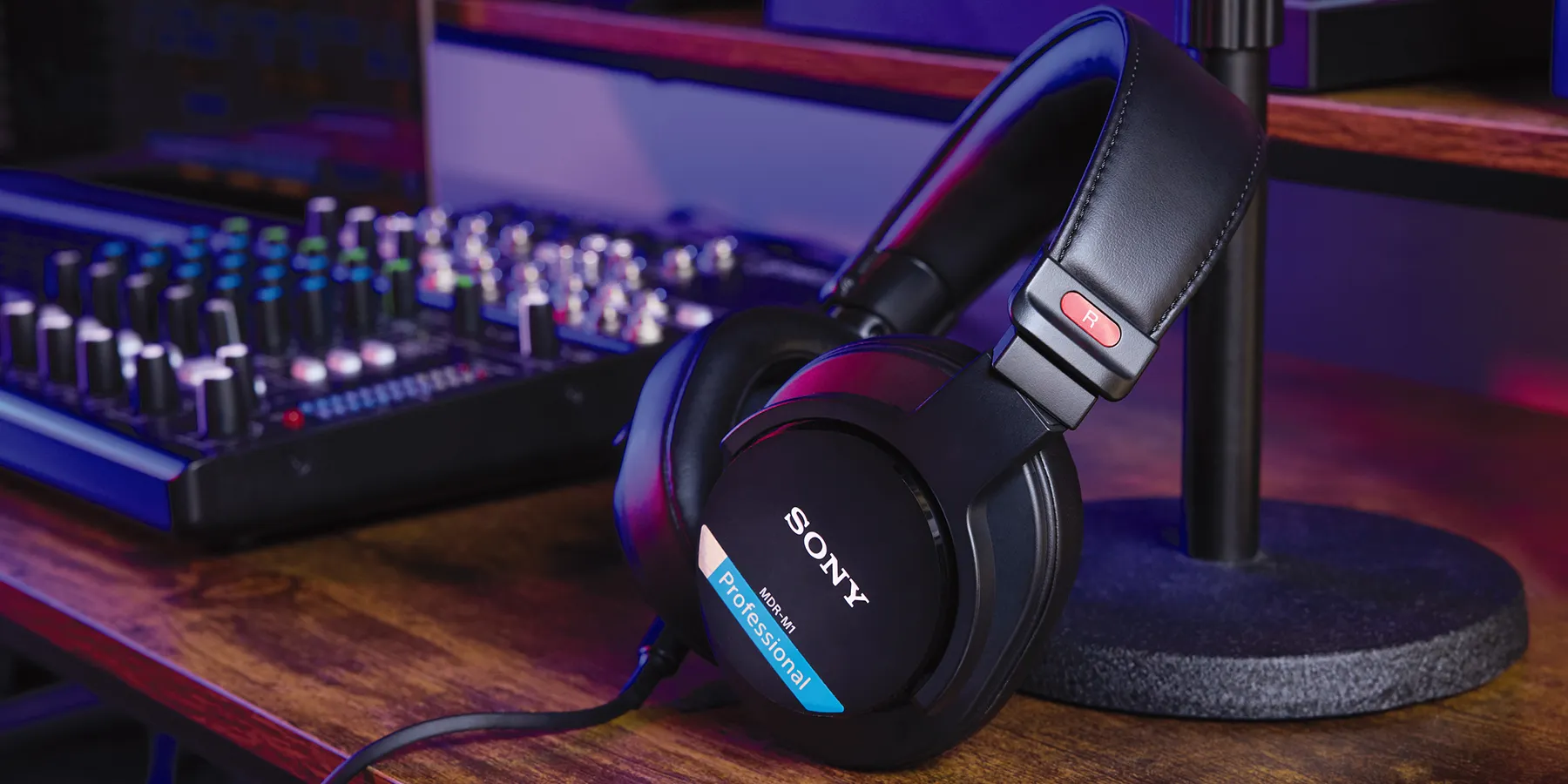 Sony MDR-M1 - introbild artikel 1800x900.webp