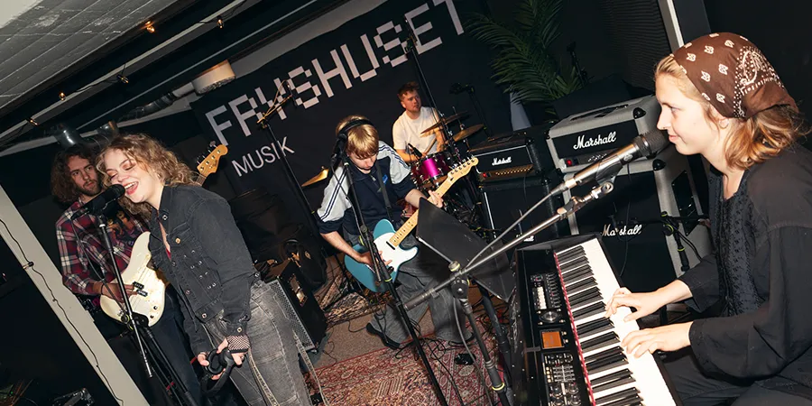 Mer information om "Fryshuset och Marshall öppnar gratis replokal för unga"